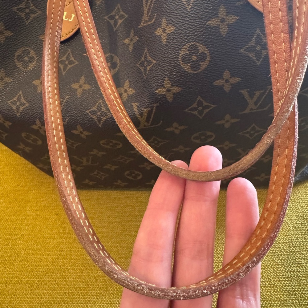 Louis Vuitton Monogram Neverfull GM Tote Bag - Picture 10 of 16